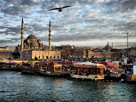 Eminönü’nde Gezilecek Yerler Eminönü’nde Gezilecek Yerler