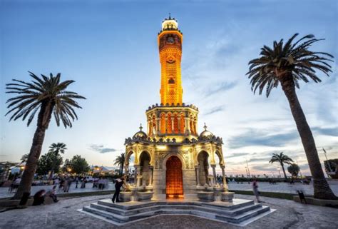 Kültürel ve Tarihi Mirasıyla İzmir Gezi Rehberi Kültürel ve Tarihi Mirasıyla İzmir Gezi Rehberi
